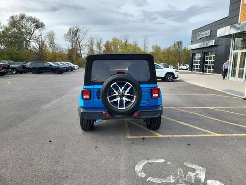 Used 2024 Jeep Wrangler Unlimited AWD/4WD image 13