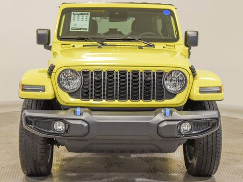 Used 2024 Jeep Wrangler Unlimited w/ Convenience Group image 3