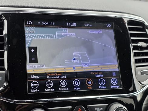Used 2020 Jeep Grand Cherokee Altitude AWD/4WD image 17
