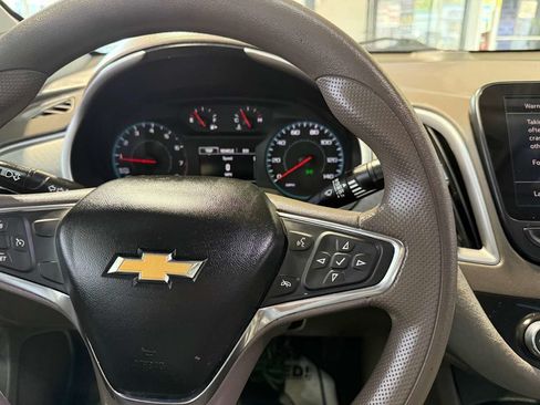 Used 2021 Chevrolet Malibu LS FWD image 11
