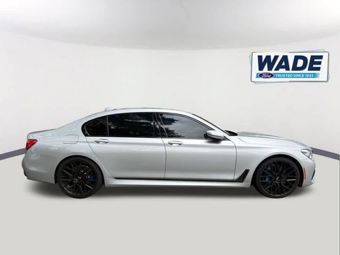 Used 2019 BMW 750i xDrive w/ Executive Package AWD/4WD image 4