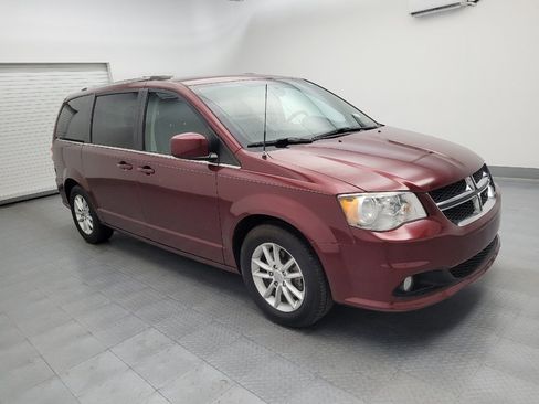 Used 2018 Dodge Grand Caravan SXT FWD image 11