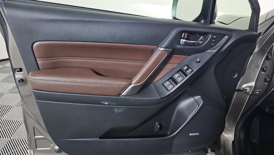 Used 2018 Subaru Forester 2.5i Touring AWD/4WD image 8