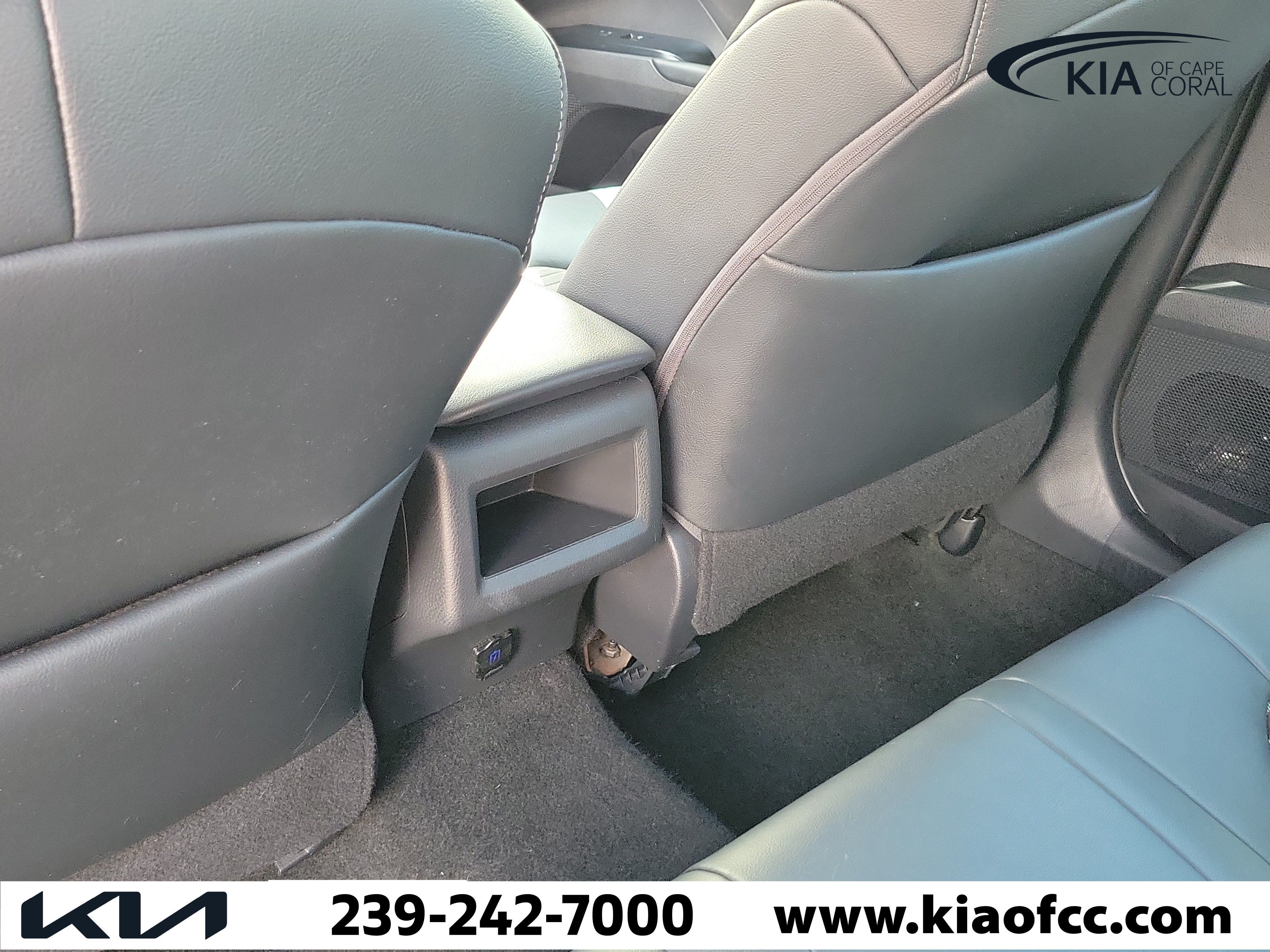 Used 2019 Toyota Camry SE FWD image 14