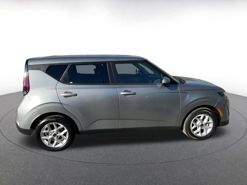 Used 2025 Kia Soul LX w/ LX Technology Package image 16