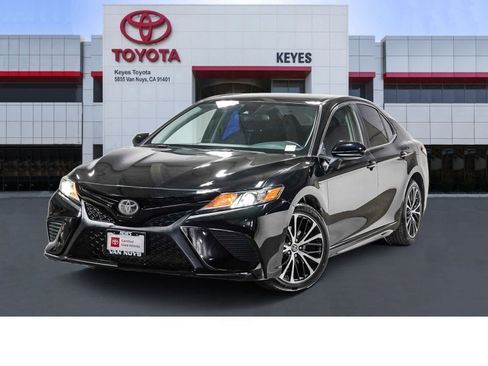 Certified 2019 Toyota Camry SE FWD image 1