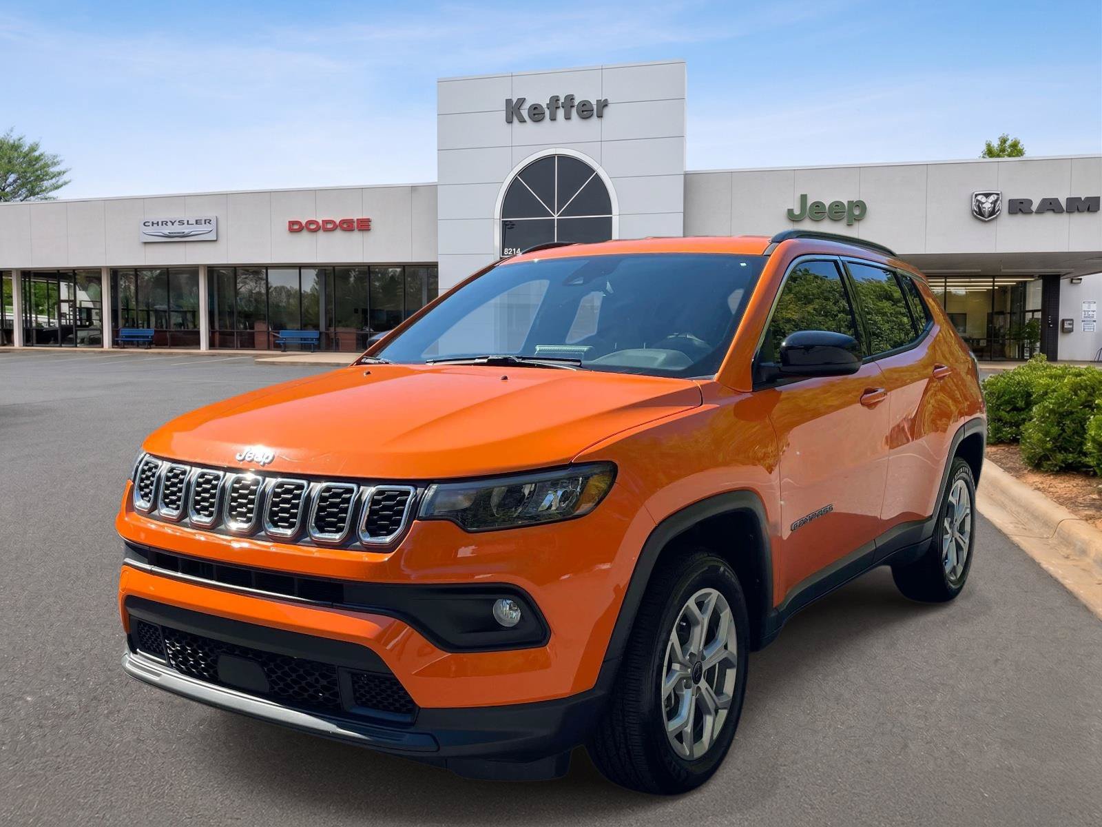 Used 2026 Jeep Compass Latitude AWD/4WD image 1