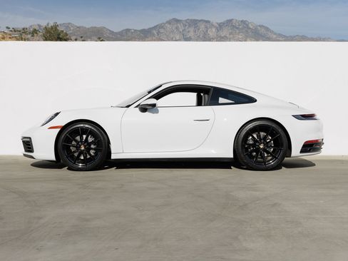 Certified 2022 Porsche 911 Carrera w/ Premium Package RWD image 2