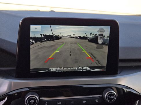 Used 2022 Ford Escape Titanium image 10