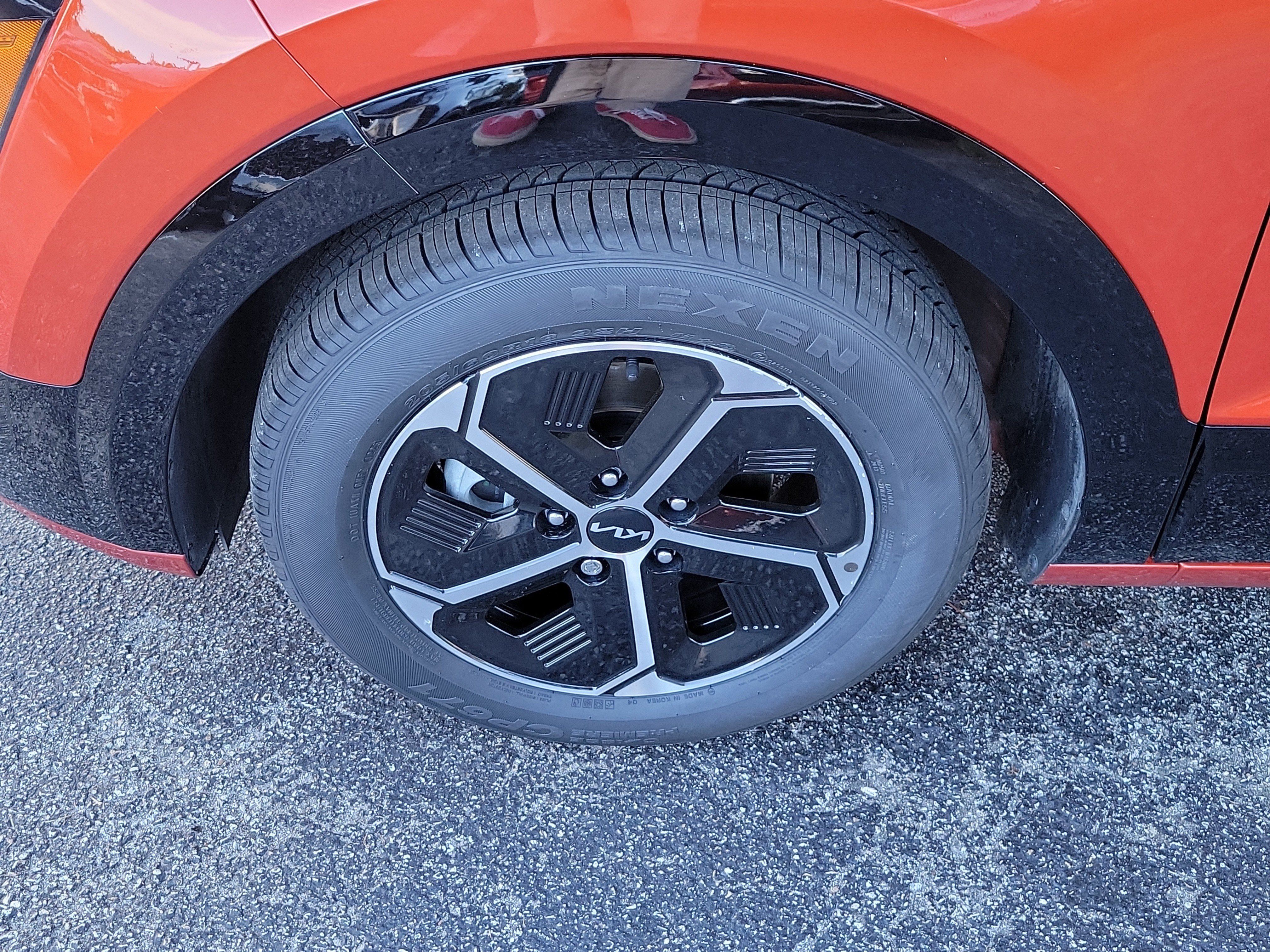 Certified 2023 Kia Niro FWD image 38