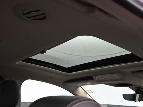 Used 2022 GMC Acadia Denali w/ Denali Ultimate Package image 18