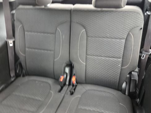 Used 2018 GMC Acadia SLE image 13