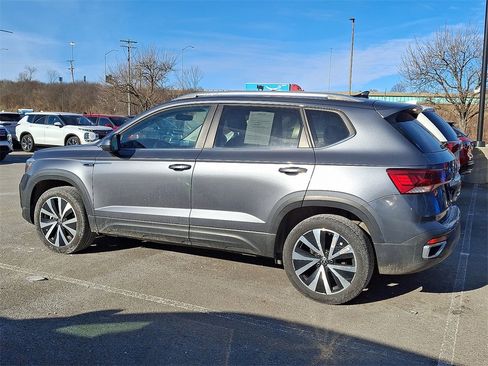 Used 2024 Volkswagen Taos SE image 5