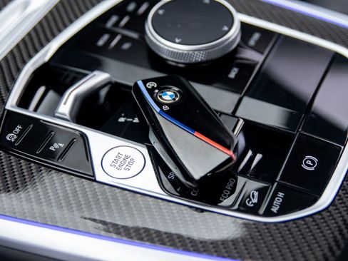 Used 2025 BMW X5 M60i w/ Climate Comfort Package image 20