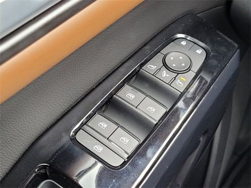 New 2026 Nissan Pathfinder Platinum image 22