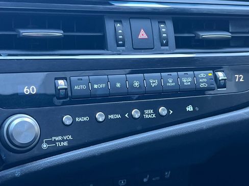 Used 2024 Lexus ES 350 F Sport w/ Accessory Package (Z2) FWD image 28