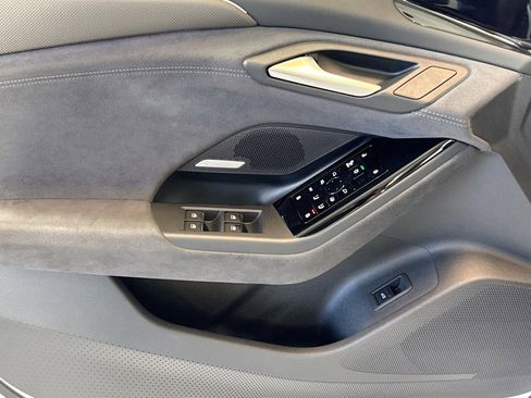 Used 2025 Audi S6 e-tron Prestige w/ 21" Black Optic Package AWD/4WD image 17