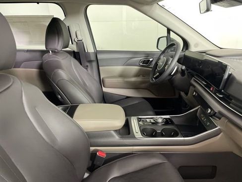 New 2026 Kia Carnival EX image 13