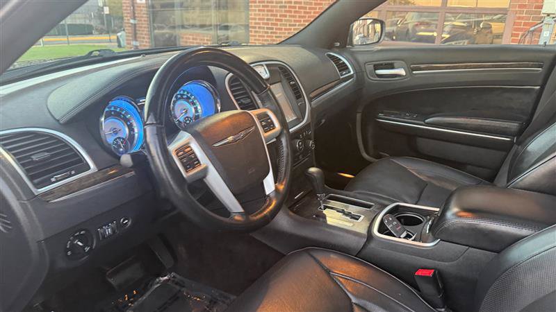 Used 2014 Chrysler 300 C AWD/4WD image 18