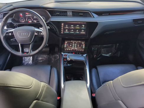 Used 2023 Audi e-tron S Premium Plus image 14