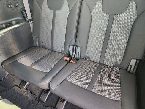 Used 2022 Kia Sorento LX image 27