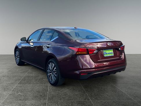 Used 2025 Nissan Altima 2.5 SV AWD/4WD image 6