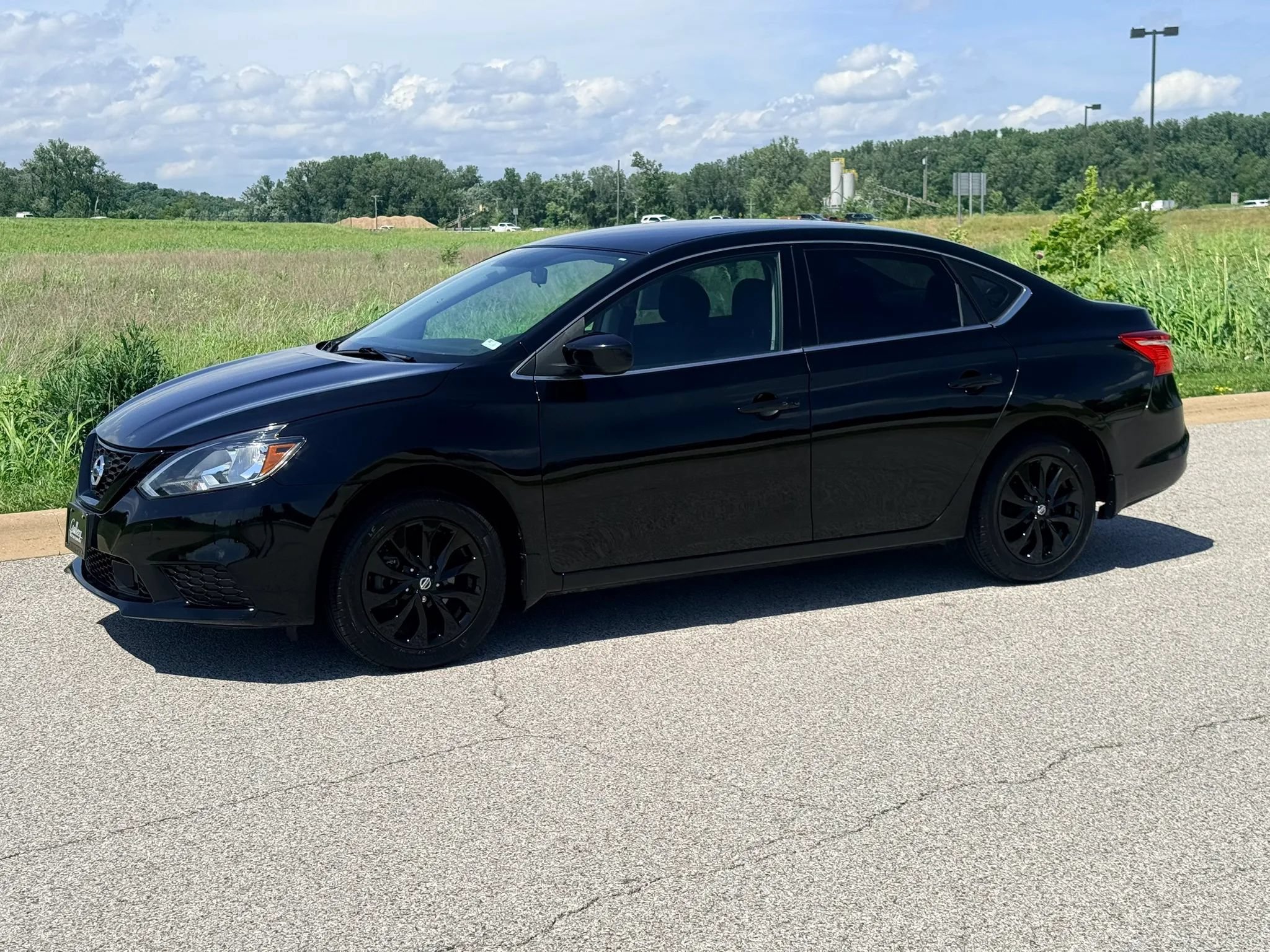 Used 2019 Nissan Sentra SV FWD image 12