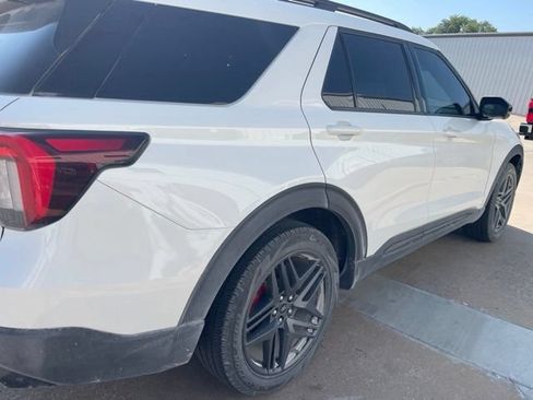 Used 2025 Ford Explorer ST w/ Sun And Sound Package RWD image 9