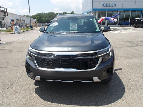 Used 2024 Kia Seltos S AWD/4WD image 2