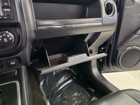Used 2016 Jeep Patriot High Altitude FWD image 29