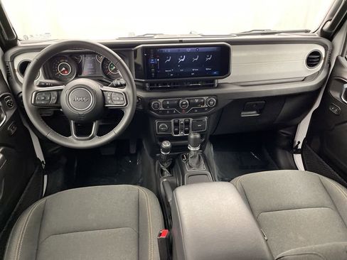 Used 2025 Jeep Wrangler Sport S image 10