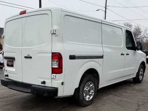 Used 2018 Nissan NV 2500 SV RWD image 12