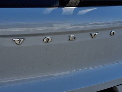 Used 2022 Volvo XC40 P8 Recharge Ultimate image 23