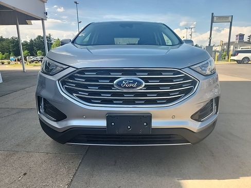 Used 2024 Ford Edge Titanium AWD/4WD image 3