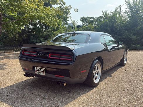 Used 2016 Dodge Challenger R/T Scat Pack RWD image 4