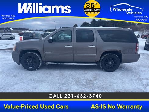 Used 2013 GMC Yukon XL Denali image 1