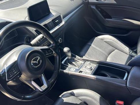 Used 2017 MAZDA MAZDA3 Touring FWD image 2