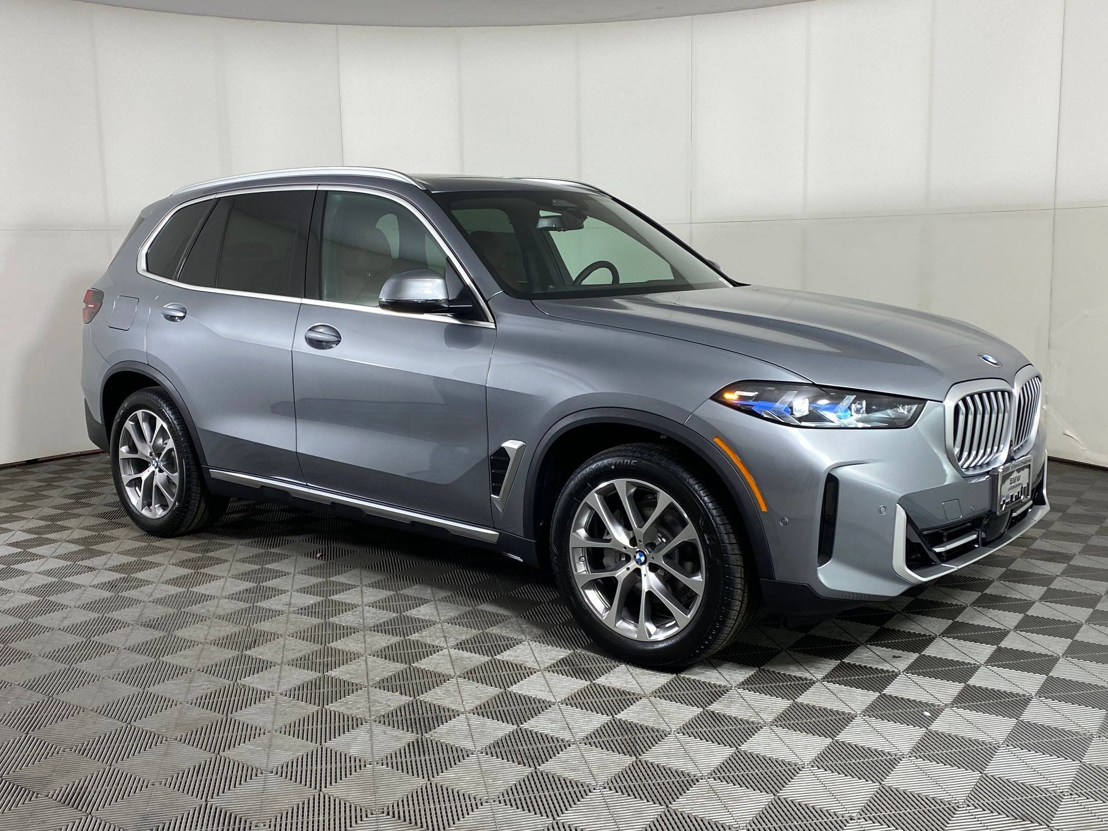 Used 2026 BMW X5 xDrive40i w/ Premium Package AWD/4WD image 7