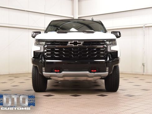 Used 2025 Chevrolet Silverado 1500 ZR2 w/ Technology Package AWD/4WD image 2