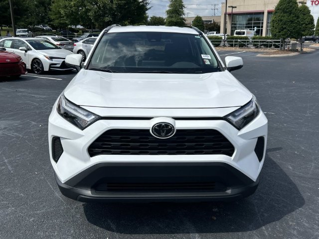 Used 2025 Toyota RAV4 XLE AWD/4WD image 9