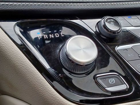 Used 2022 Chrysler Pacifica Limited image 30