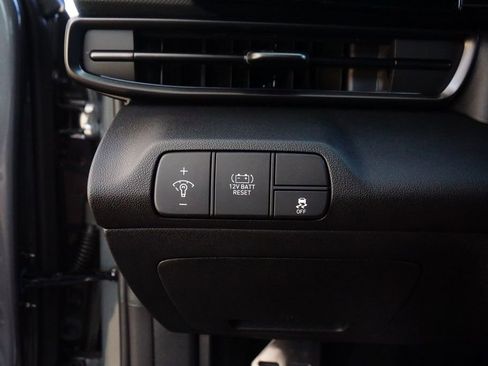 New 2025 Hyundai Elantra SEL image 16