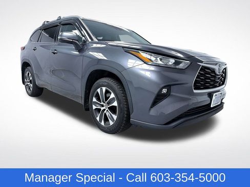 Used 2020 Toyota Highlander XLE image 1