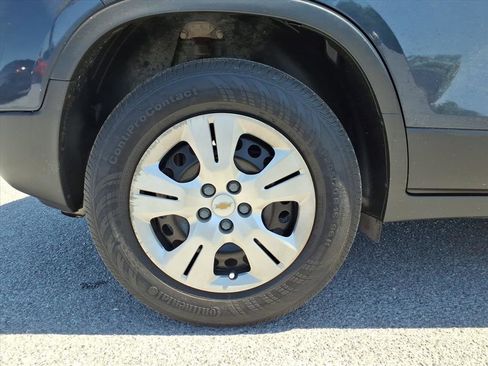 Used 2019 Chevrolet Trax LS image 25