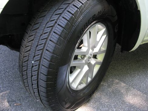 Used 2019 Nissan Frontier SV RWD image 10