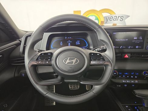 Used 2025 Hyundai Elantra Sport FWD image 14
