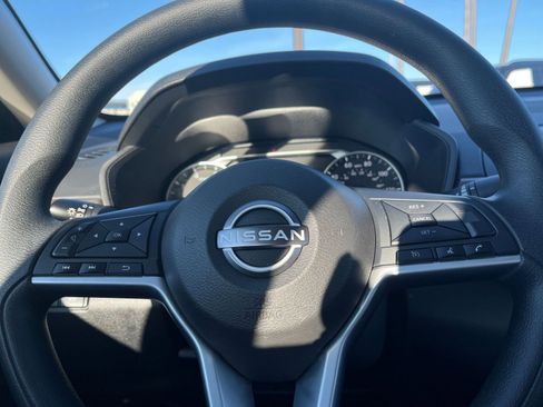 Used 2025 Nissan Altima 2.5 SV image 28