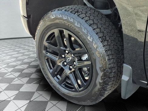 Used 2025 Chevrolet Silverado 1500 Custom Trail Boss w/ Turbomax Blackout Package image 11