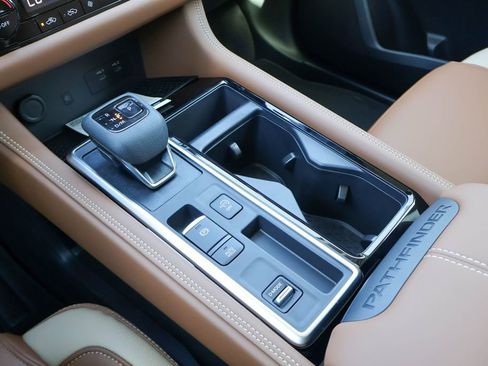 New 2026 Nissan Pathfinder Platinum image 15