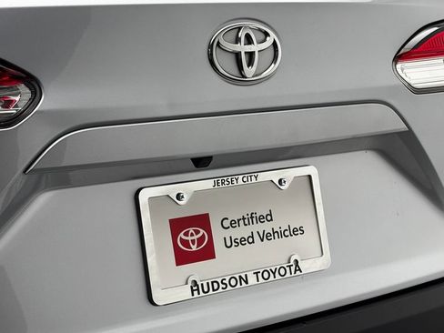 Used 2025 Toyota Corolla Cross LE FWD image 8
